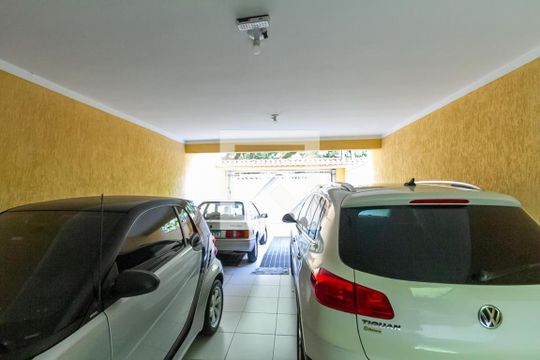 Garagem de casa à venda com 3 quartos, 221m² em Jardim Calux, São Bernardo do Campo