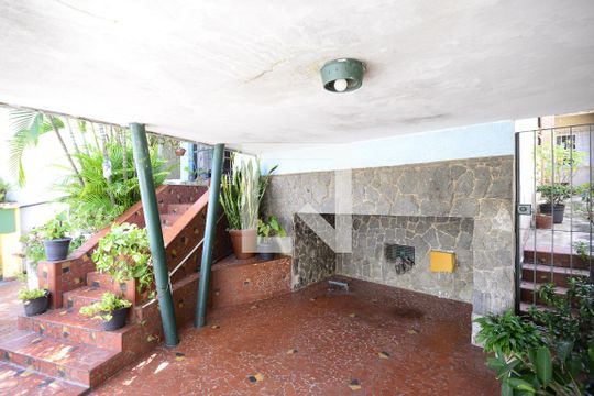 Garagem de casa à venda com 3 quartos, 200m² em Vila Dom Pedro I, São Paulo