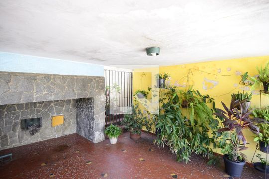 Garagem de casa à venda com 3 quartos, 200m² em Vila Dom Pedro I, São Paulo