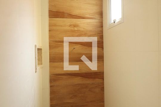 Banheiro Social de apartamento à venda com 2 quartos, 82m² em Vila Curuçá, Santo André