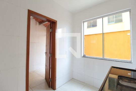 Cozinha de apartamento para alugar com 1 quarto, 56m² em Jardim Leblon, Belo Horizonte