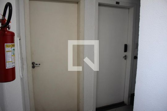 Entrada  de apartamento à venda com 2 quartos, 46m² em Califórnia, Belo Horizonte