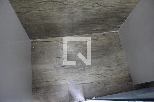 Banheiro de apartamento à venda com 2 quartos, 46m² em Califórnia, Belo Horizonte