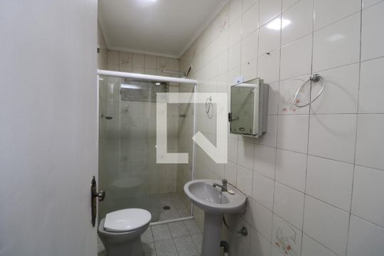Banheiro de apartamento para alugar com 2 quartos, 55m² em Jardim Guairaca, São Paulo