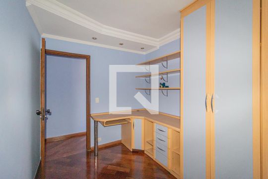 Quarto 1 de casa para alugar com 3 quartos, 250m² em Jardim Elvira, Osasco