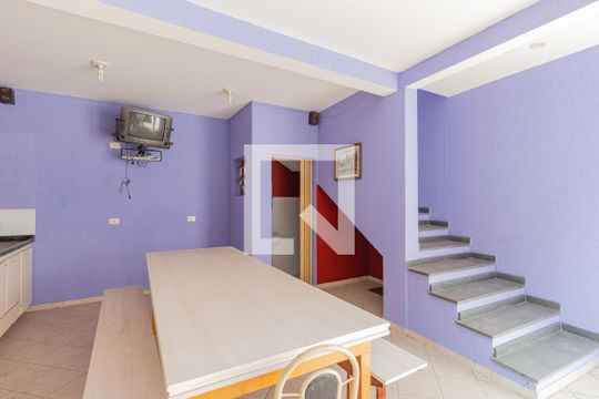 Quintal de casa para alugar com 3 quartos, 250m² em Jardim Elvira, Osasco