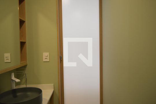 Banheiro de apartamento para alugar com 1 quarto, 27m² em Vila Mariana, São Paulo