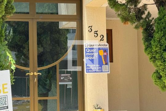 Fachada de casa de condomínio à venda com 4 quartos, 975m² em Residencial Cinco (alphaville), Santana de Parnaíba