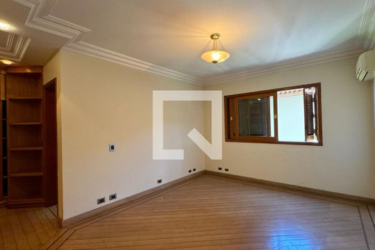 Suíte 1 de casa de condomínio à venda com 4 quartos, 975m² em Residencial Cinco (alphaville), Santana de Parnaíba