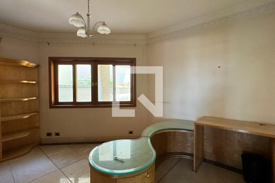 Escritório de casa de condomínio à venda com 4 quartos, 975m² em Residencial Cinco (alphaville), Santana de Parnaíba