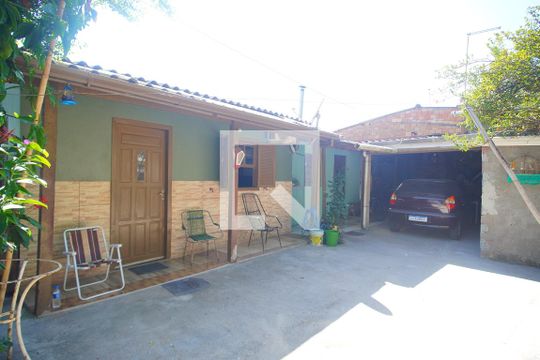 Quintal de casa à venda com 3 quartos, 120m² em Campina, São Leopoldo