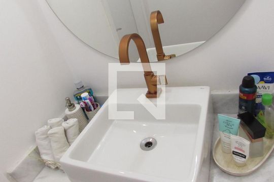 Banheiro de apartamento para alugar com 1 quarto, 38m² em Morumbi, São Paulo