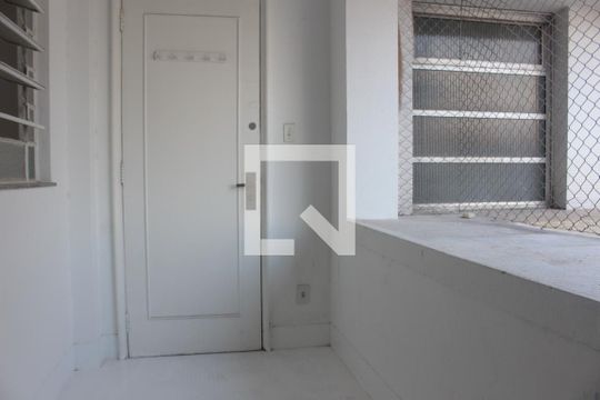 Área de serviço de apartamento para alugar com 2 quartos, 160m² em República, São Paulo