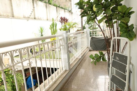 Varanda 1 de casa à venda com 4 quartos, 296m² em Planalto Paulista, São Paulo