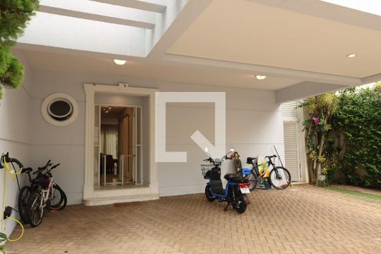 Garagem de casa à venda com 4 quartos, 296m² em Planalto Paulista, São Paulo