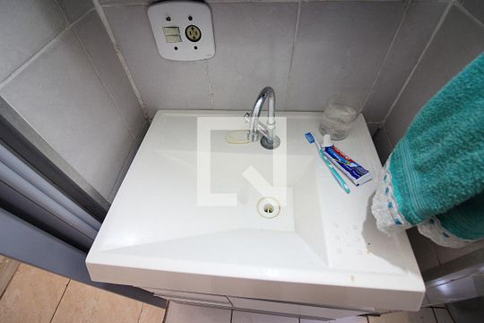 Banheiro Social de apartamento à venda com 2 quartos, 57m² em Paulicéia, São Bernardo do Campo