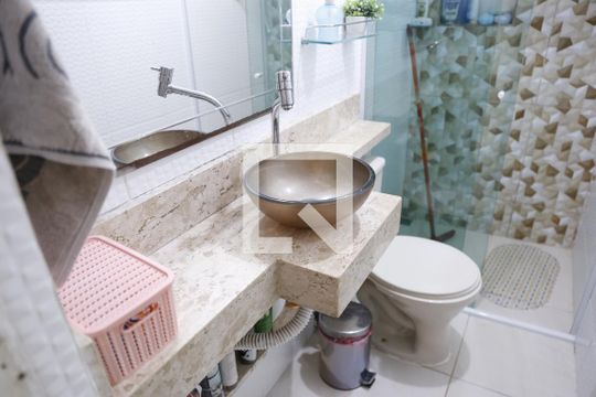 Banheiro de casa à venda com 2 quartos, 90m² em Vila Albertina, São Paulo