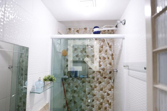 Banheiro de casa à venda com 2 quartos, 90m² em Vila Albertina, São Paulo