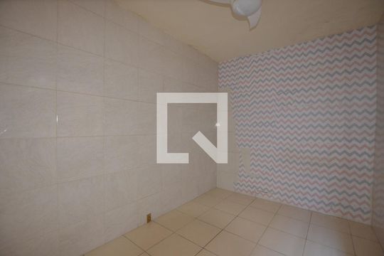 Quarto de casa para alugar com 1 quarto, 40m² em Bento Ribeiro, Rio de Janeiro