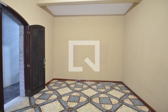 Casa para alugar com 1 quarto, 40m² em Bento Ribeiro, Rio de Janeiro