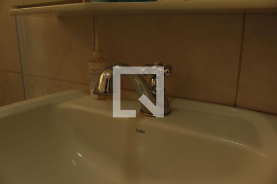 Banheiro de apartamento à venda com 1 quarto, 50m² em Vila Buarque, São Paulo