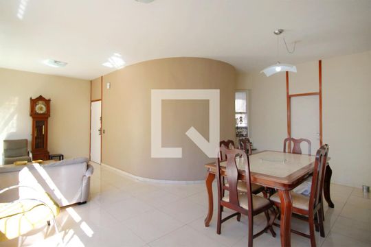 Sala de apartamento à venda com 4 quartos, 220m² em Serra, Belo Horizonte