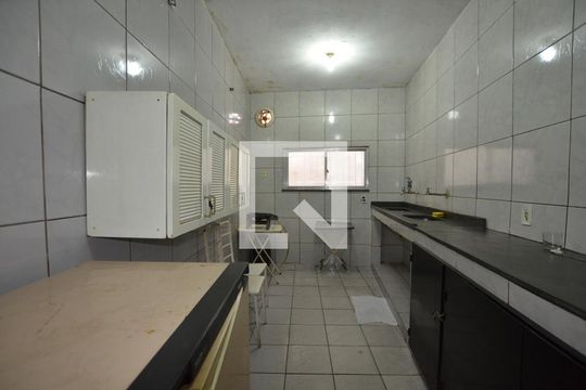 Cozinha de casa à venda com 3 quartos, 760m² em Irajá, Rio de Janeiro
