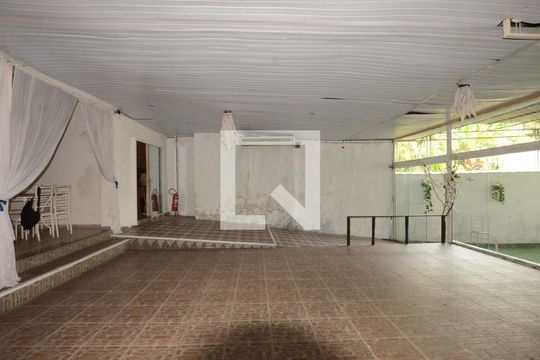 Área aberta de casa à venda com 3 quartos, 760m² em Irajá, Rio de Janeiro