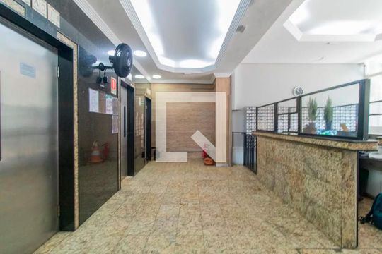 Hall de entrada de apartamento à venda com 1 quarto, 42m² em Centro Histórico, Porto Alegre
