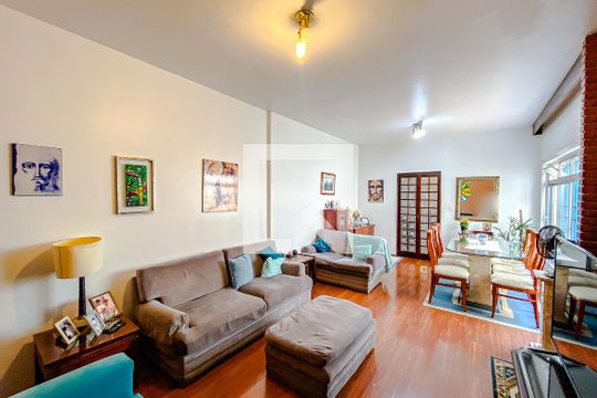 Casa à venda com 4 quartos, 186m² em Cambuci, São Paulo