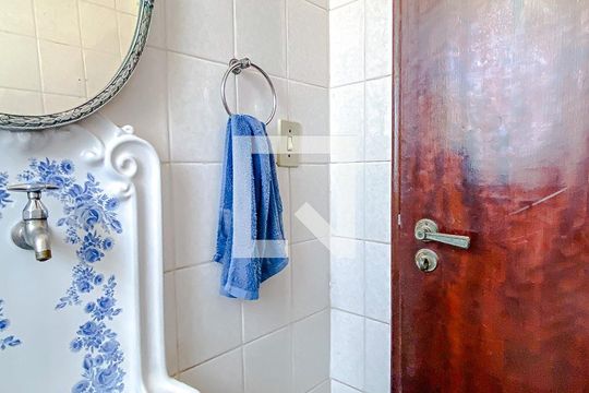 Lavabo de casa à venda com 4 quartos, 186m² em Cambuci, São Paulo