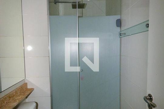 Banheiro de apartamento à venda com 2 quartos, 46m² em Nova Petrópolis, São Bernardo do Campo