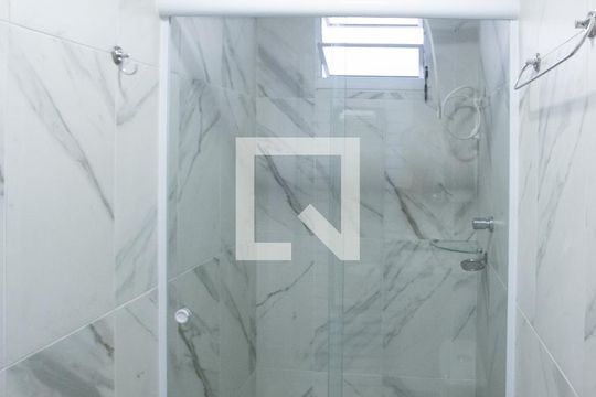 Banheiro de kitnet/studio para alugar com 1 quarto, 15m² em Barra Funda, São Paulo
