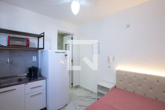 Quarto de kitnet/studio para alugar com 1 quarto, 15m² em Barra Funda, São Paulo