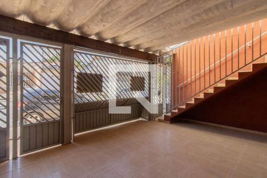 Garagem de casa à venda com 2 quartos, 168m² em Vila Florida, Guarulhos