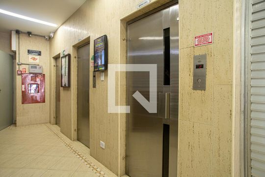 Área comum - Elevadores de apartamento para alugar com 1 quarto, 34m² em Bela Vista, São Paulo