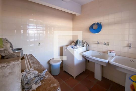 Área de Serviço de casa à venda com 3 quartos, 330m² em Cidade São Francisco, São Paulo