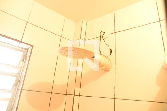 Banheiro de casa de condomínio para alugar com 1 quarto, 78m² em Aviação, Praia Grande