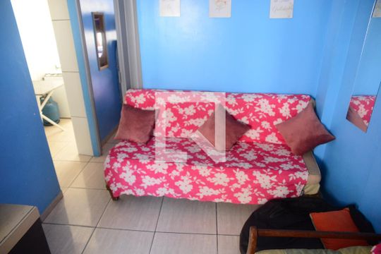 sala de casa de condomínio para alugar com 1 quarto, 78m² em Aviação, Praia Grande