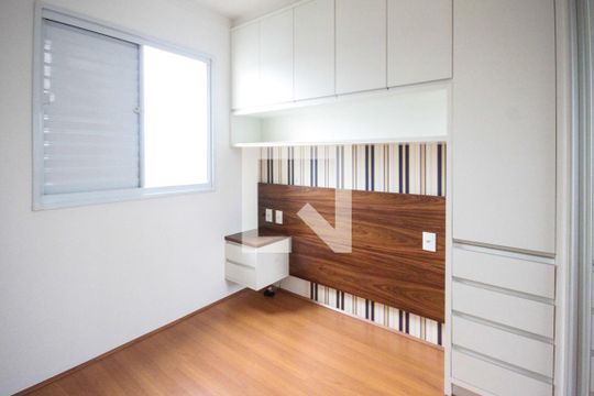 Quarto 1 de apartamento para alugar com 2 quartos, 40m² em Vila Ema, São Paulo