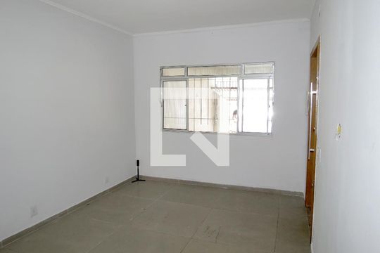 Casa para alugar com 3 quartos, 225m² em Conjunto Residencial Vista Verde, São Paulo