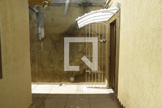 Quintal de casa para alugar com 3 quartos, 225m² em Conjunto Residencial Vista Verde, São Paulo