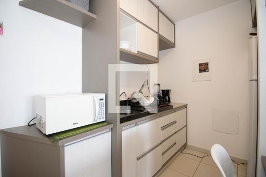 Cozinha de apartamento para alugar com 1 quarto, 37m² em Csg 3, Brasília