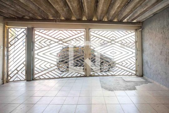 Garagem de casa para alugar com 2 quartos, 63m² em Vila Nogueira, Diadema