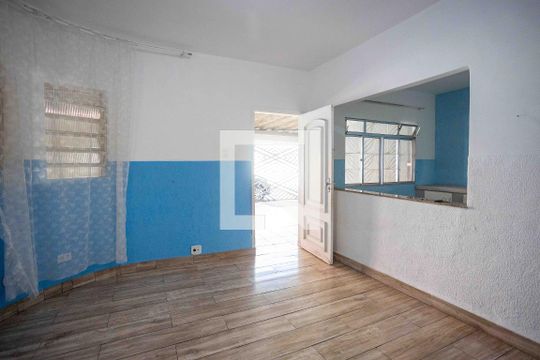 Sala de TV de casa para alugar com 2 quartos, 63m² em Vila Nogueira, Diadema