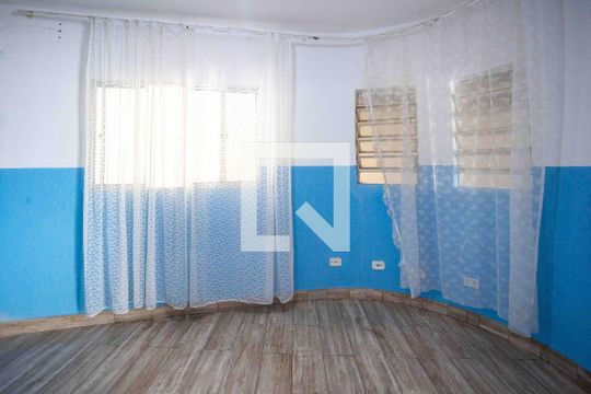 Sala de TV de casa para alugar com 2 quartos, 63m² em Vila Nogueira, Diadema