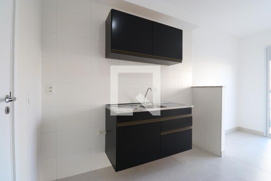 Cozinha de apartamento para alugar com 2 quartos, 35m² em Barra Funda, São Paulo