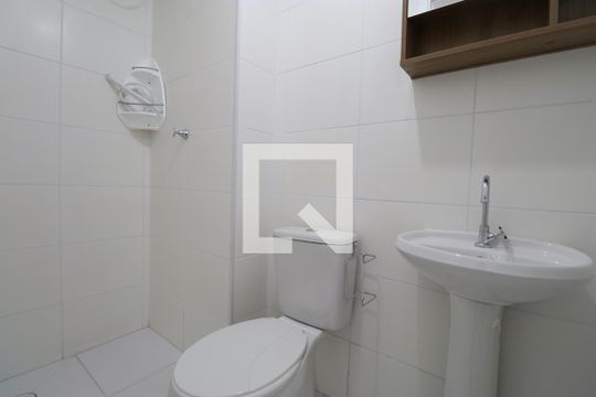 Banheiro de apartamento para alugar com 2 quartos, 35m² em Barra Funda, São Paulo