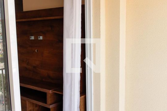 Sacada de apartamento à venda com 3 quartos, 72m² em Km 18, Osasco