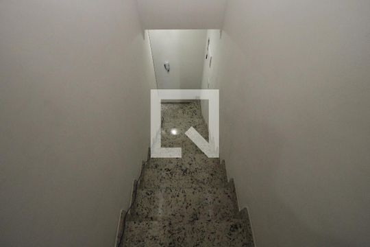 Escada de casa de condomínio à venda com 2 quartos, 87m² em Penha de França, São Paulo